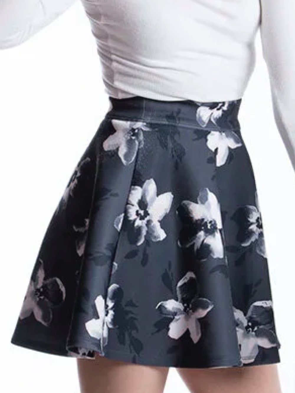 Hollister Skater Mini Skirt - Gray Floral Print Size XS/S